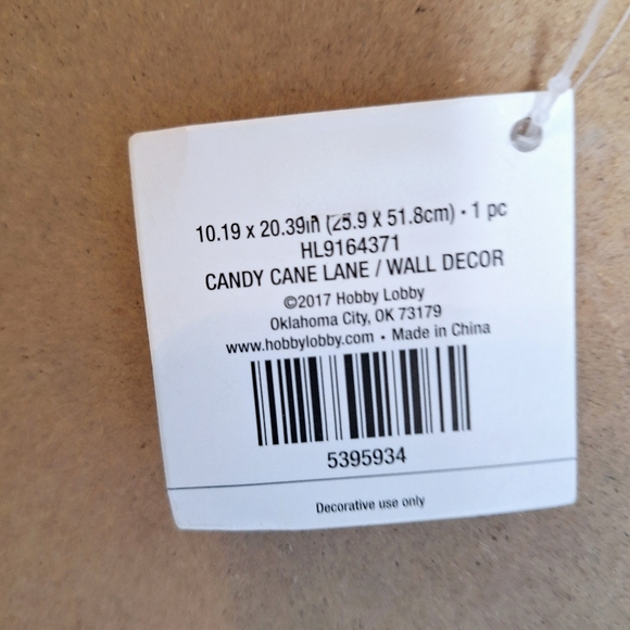 Candy Cane Lane brand"Letters to Santa" letter holder wall art. - Picture 8 of 8